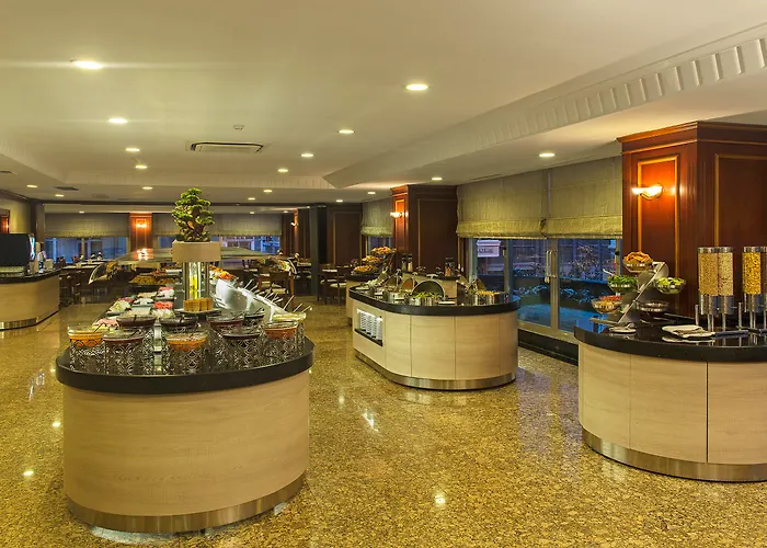 آرتس تقسيم فندق 4*